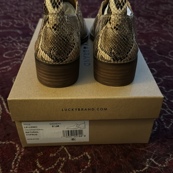 🍀Lucky Brand Lenci leather low ankle bootie🍀 - Picture 4 of 7